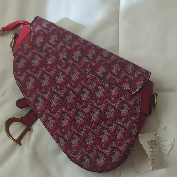 CD Red and Black Shoulder Bag - Picture 3 of 6